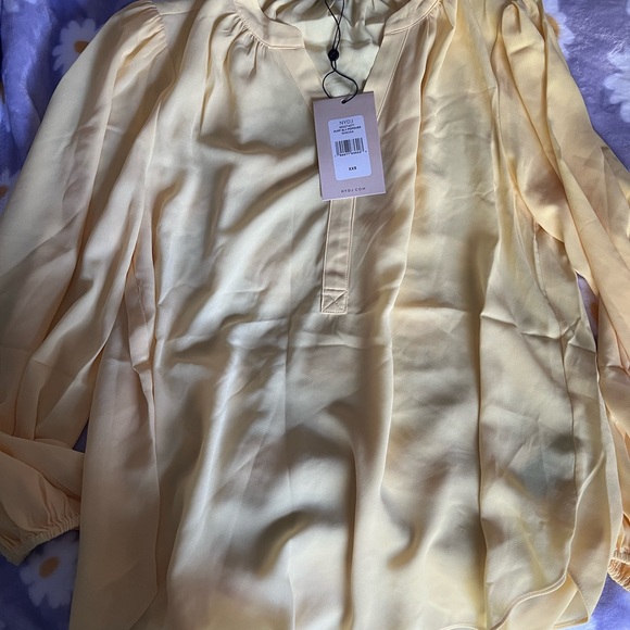 NYDJ Soft Yellow Blouse - Picture 1 of 2